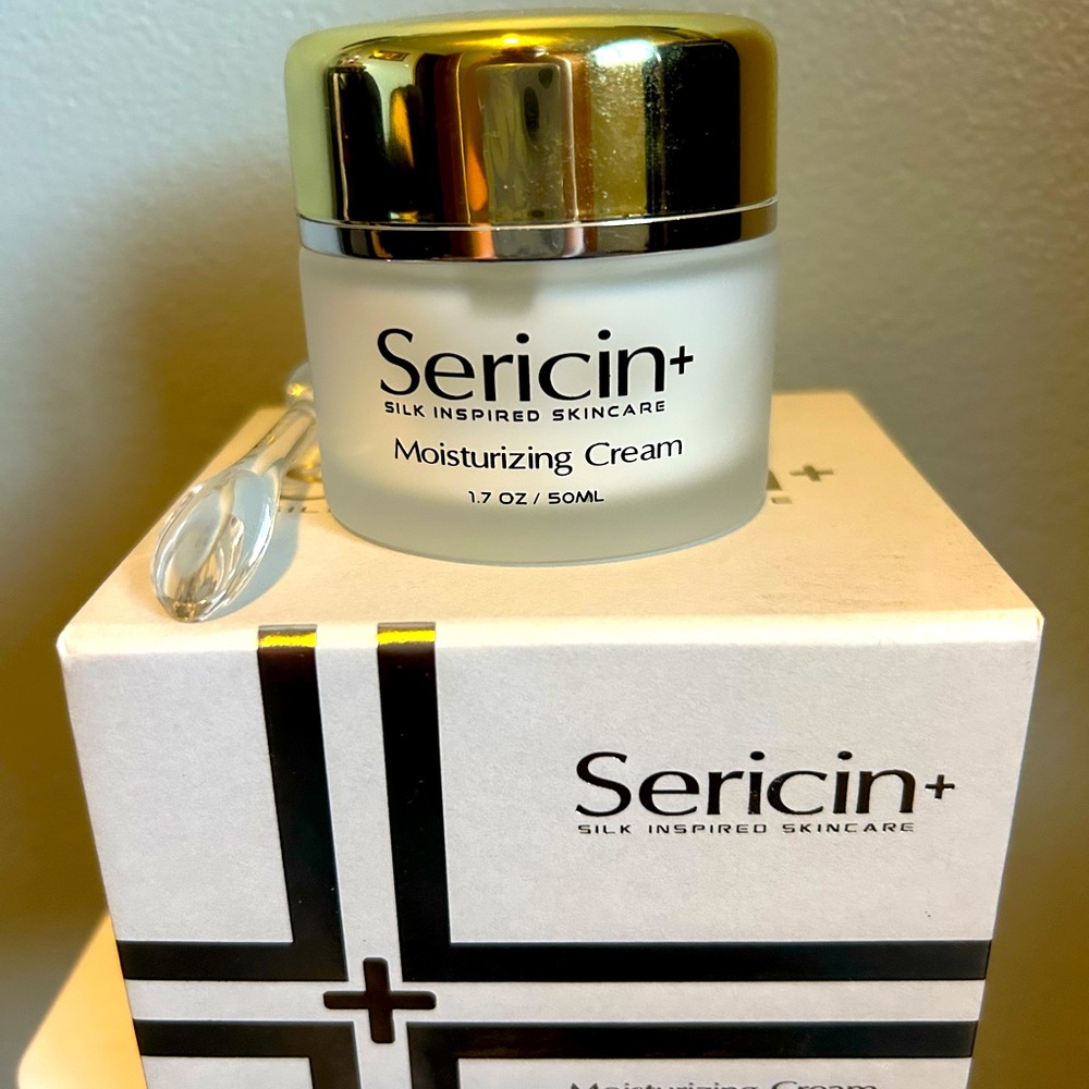 NIB Sericin face moisturizing cream.
